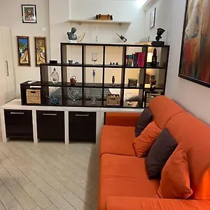 Charming Central Modern Apartment Marco